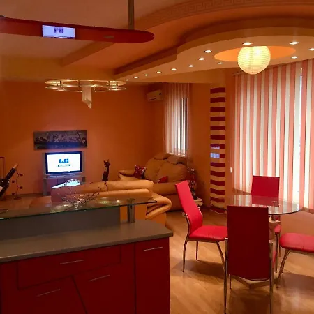 Тристаен Апартамент Варна Apartment *