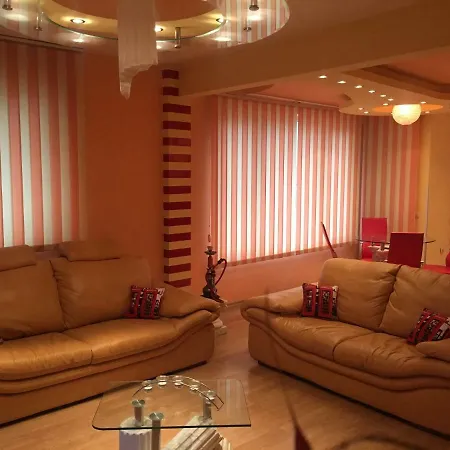 Тристаен Апартамент Варна Apartment *