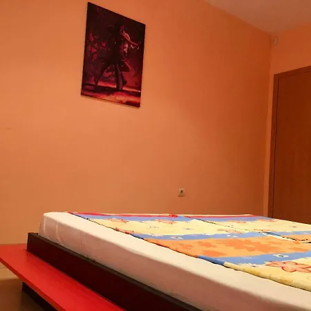 Тристаен Апартамент Варна Apartment *