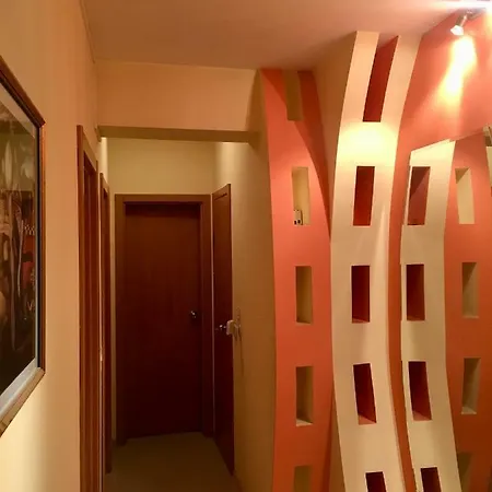 Тристаен Апартамент Варна Apartment *