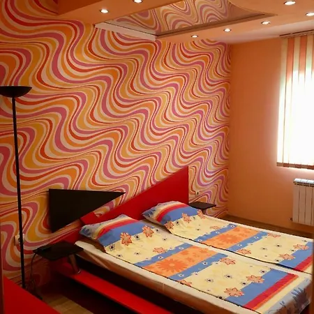 Тристаен Апартамент Варна Apartment *