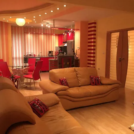 Тристаен Апартамент Варна Apartment *